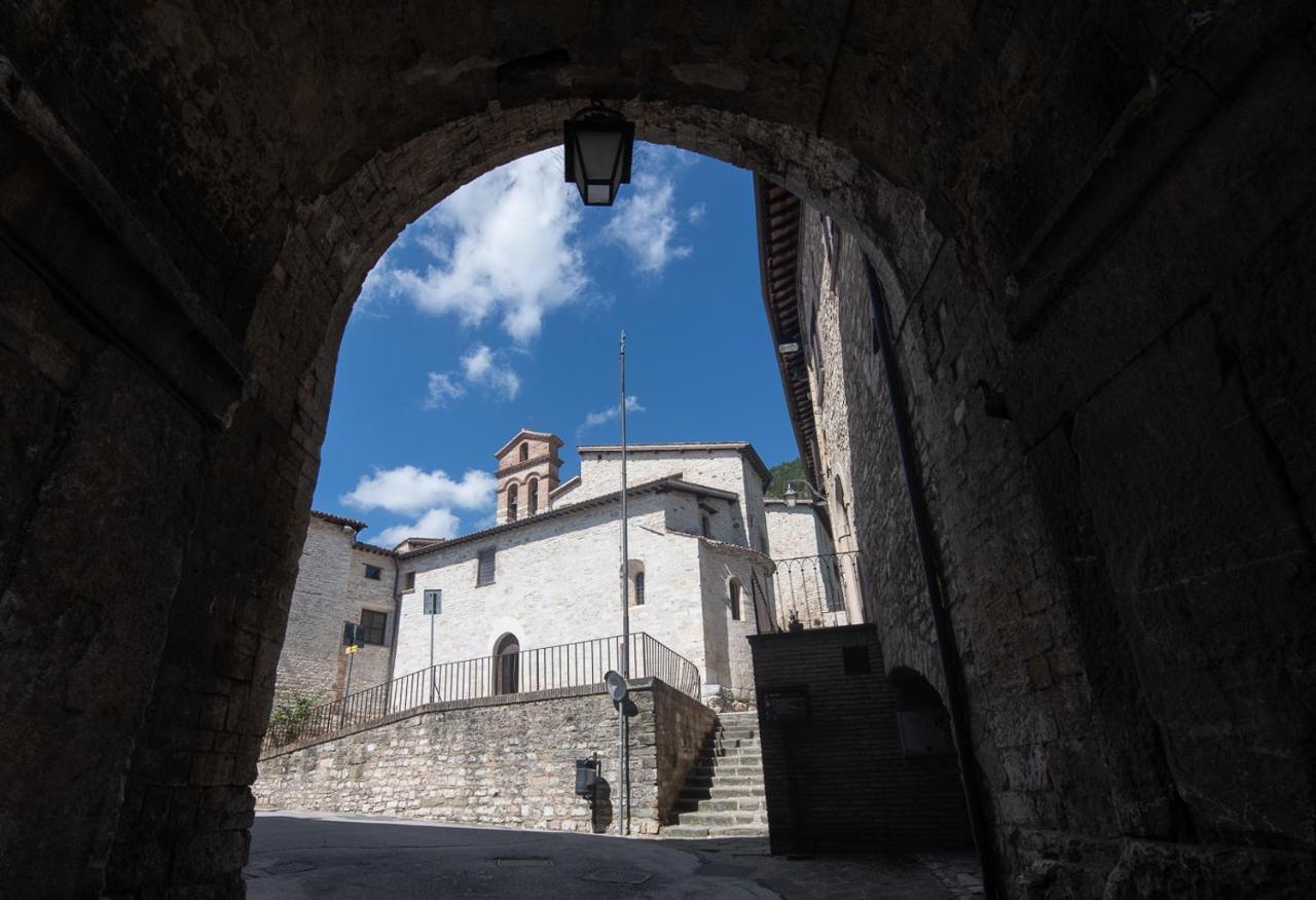 L'Ira Di Dante Gubbio Exterior foto